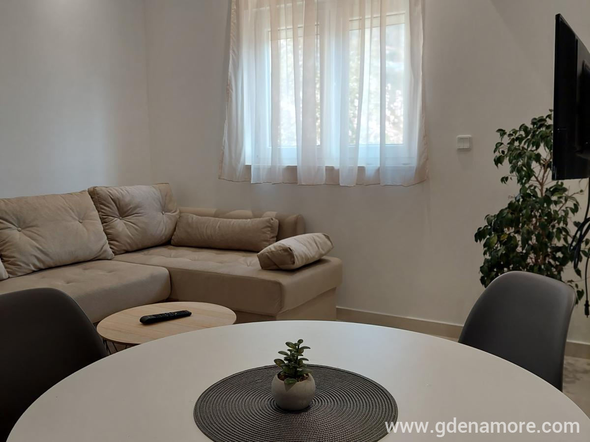 Apartman "Grče", privatni smeštaj u mestu Tivat, Crna Gora - 20220326_120209